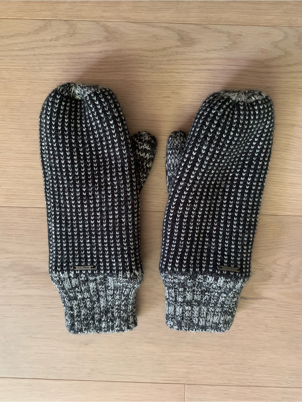L.L.Bean Womens M Sherpa Lined Knit Mittens Winter Gloves Cozy Outdoor Driving - Picture 3 of 5